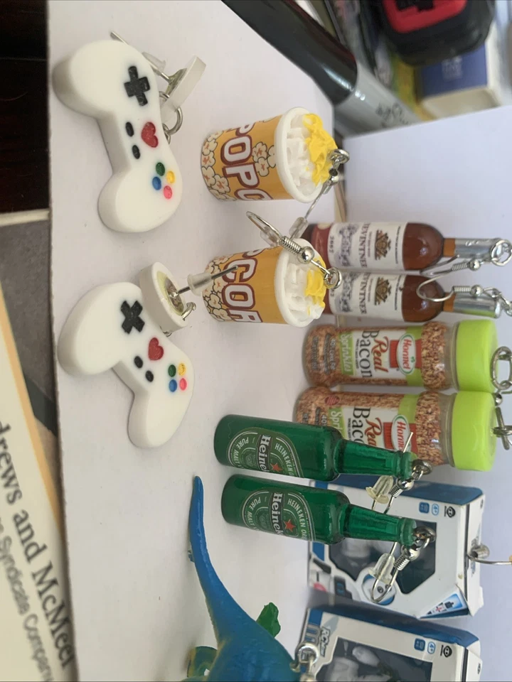 Lote de 7 Pendientes Miniatura de Comida/Bebida Novedad Dinosaurios, Palomitas Nintendo etc. Foto 4 de 4