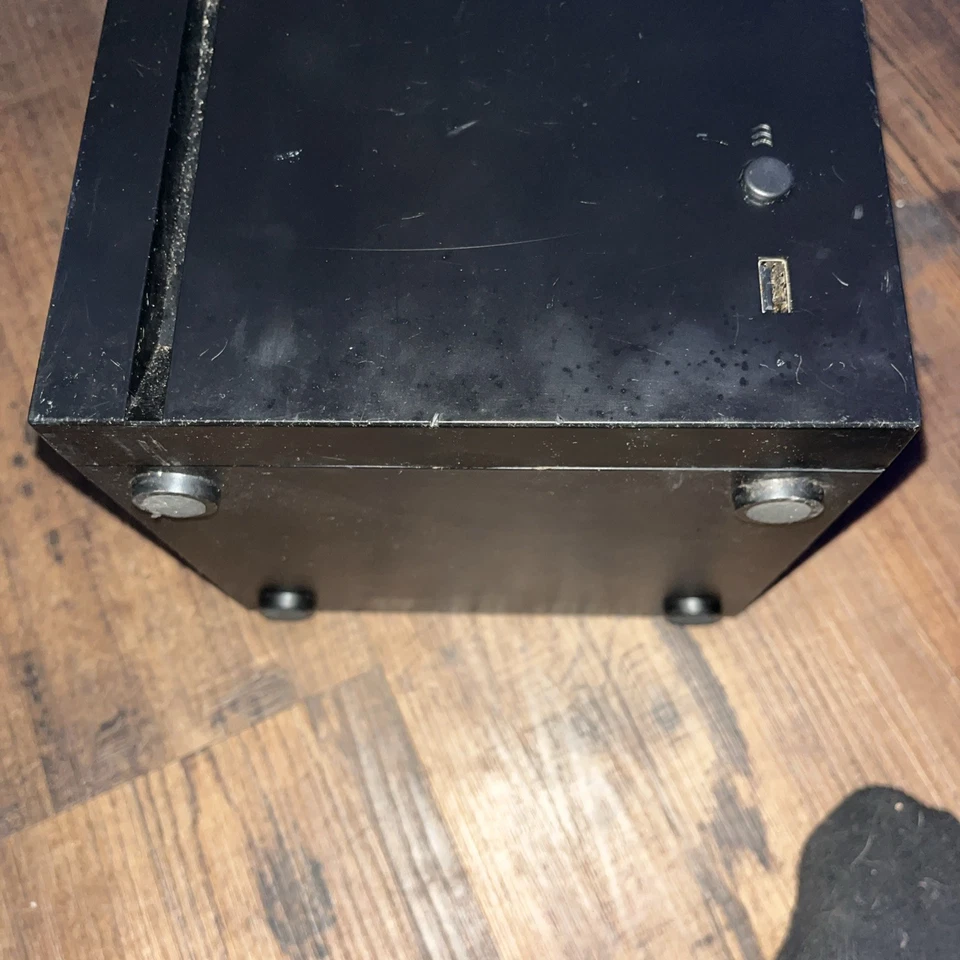 Mini nevera réplica Ukonic Xbox Series X funciona y está LIMPIA  Foto 3 de 4