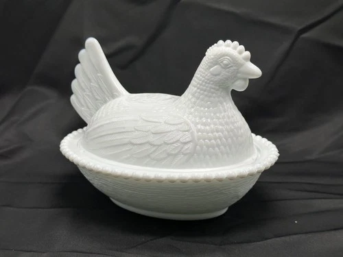 Vintage Indiana Milk Glass Hen Chicken On Nest Covered Candy Dish **Read**