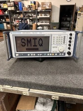 Rohde & Schwarz SMIQ02B Vector Signal Generator 300 kHz - 2.2 GHz