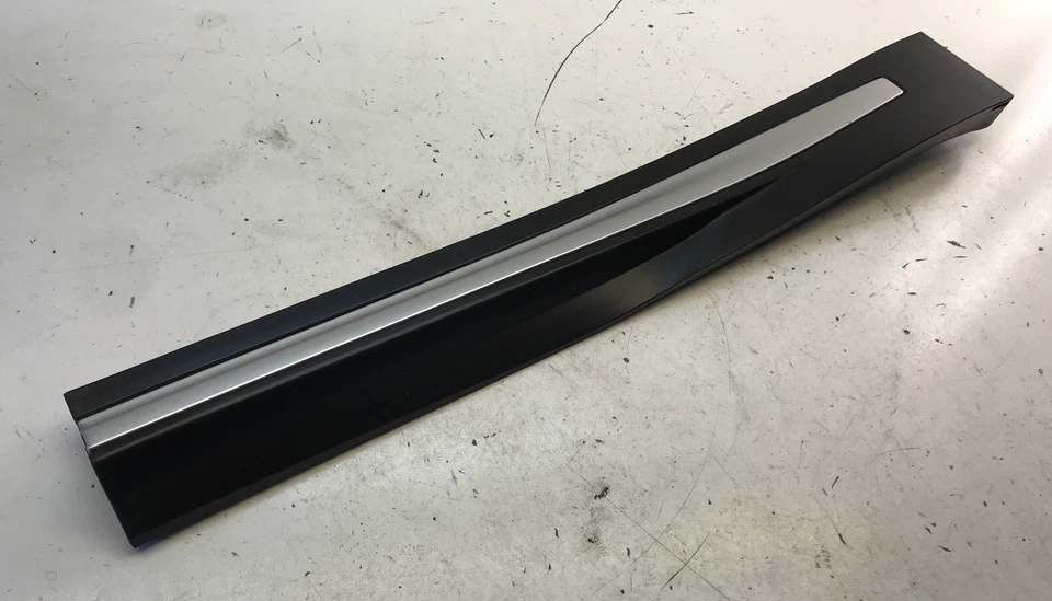 Infiniti QX70 FX50 FX35 2009-2017 puerta trasera izquierda moldura inferior OEM Foto 2 de 4