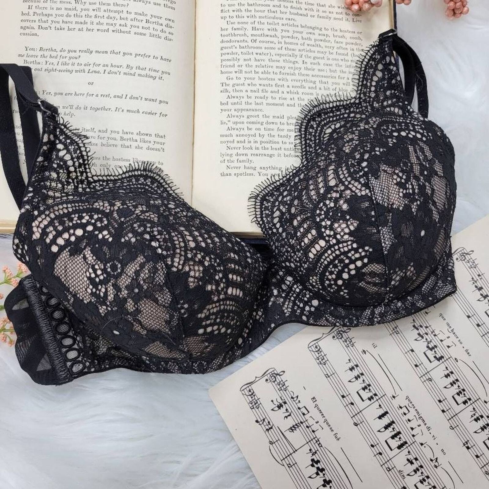 Victoria's Secret Women's Bra Lined Demi Lace Full Coverage Black Beige Size 32D