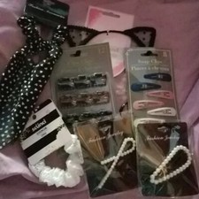 Lot of Women's hair accessories