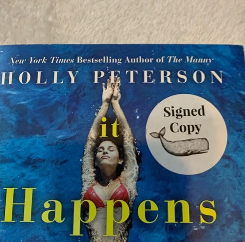It Happens in the Hamptons: A Novel - PB By Peterson, Holly Signed First Edition - Picture 2 of 9