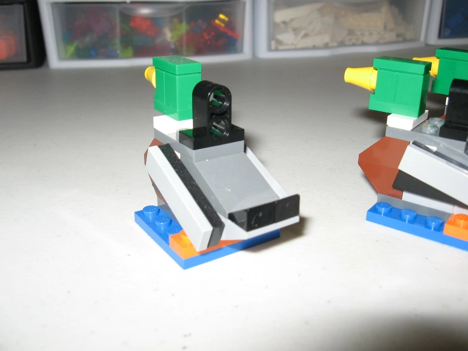 LEGO DUCK'S LOT OF 6 CHRISTMAS TREE ORNAMENT'S NEW !! - Image 3 of 4