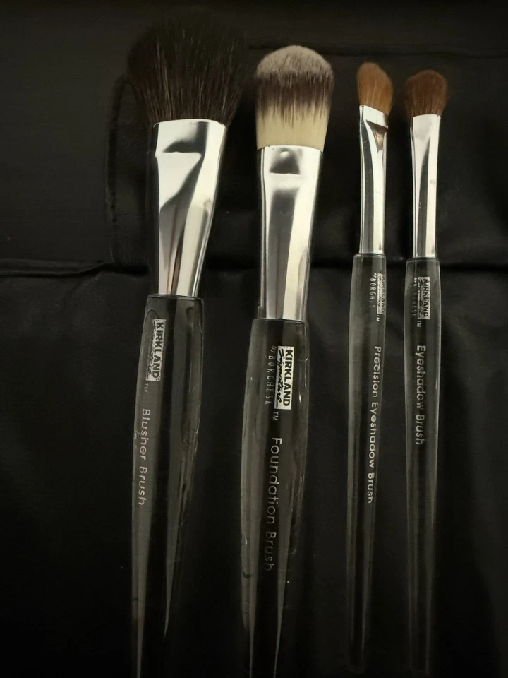 New Set of Kirkland signature by Borghese makeup brushes 10 pieces makeup bag - Image 3 of 4