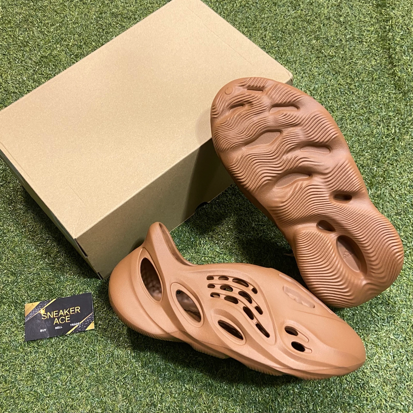 Yeezy Foam Runner Argilla Rosso: 4