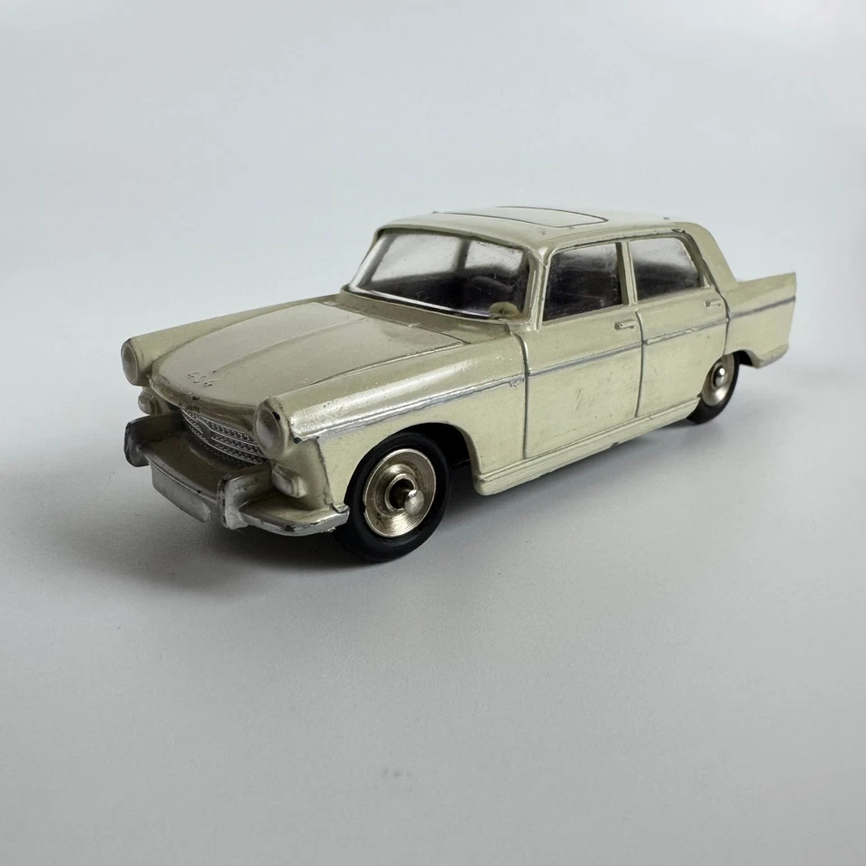 French Dinky 553 Peugeot 404 sedán amarillo pálido-marfil muy buen en caja Foto 4 de 4
