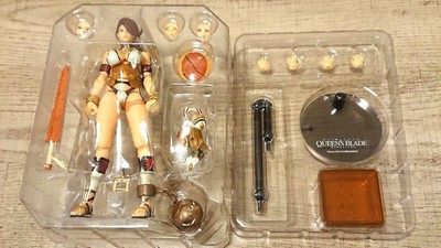 QUEENS BLADE VANQUISHED 2 LIMITED EDITION FIGURE INCLUDED