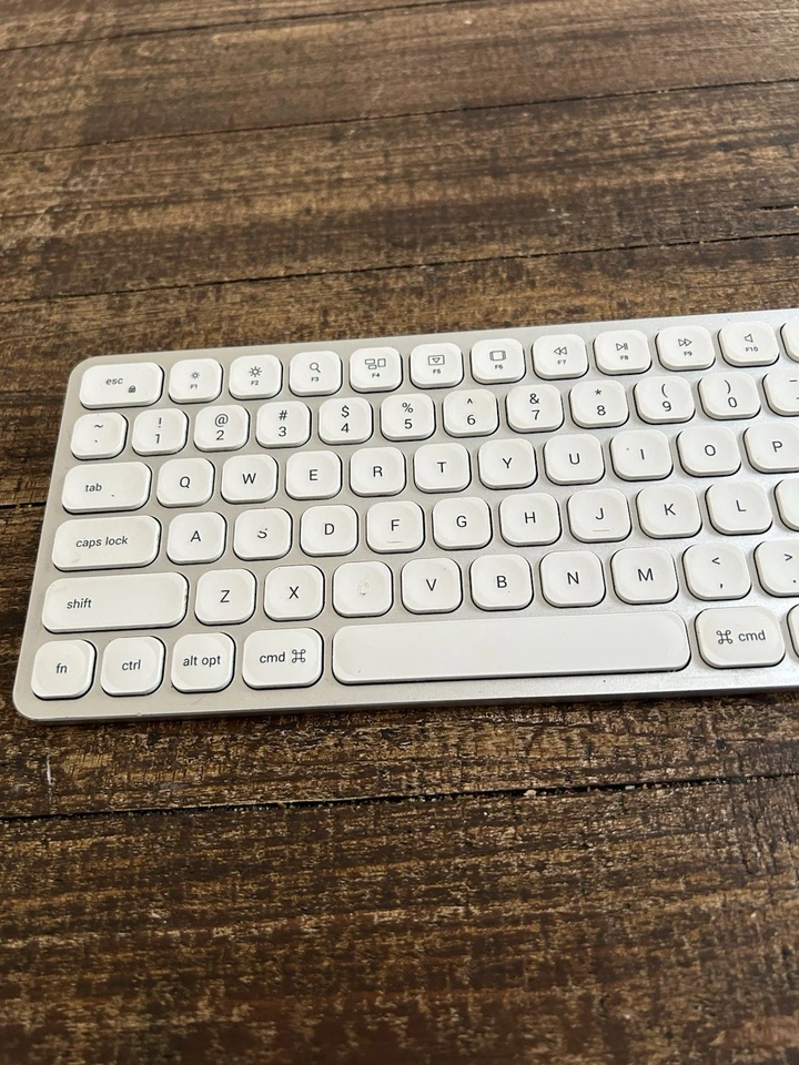 Satechi Aluminum Keyboard Wired USB Slim Numeric 10 Key Model: ST-AMWK Tested - Image 3 of 4