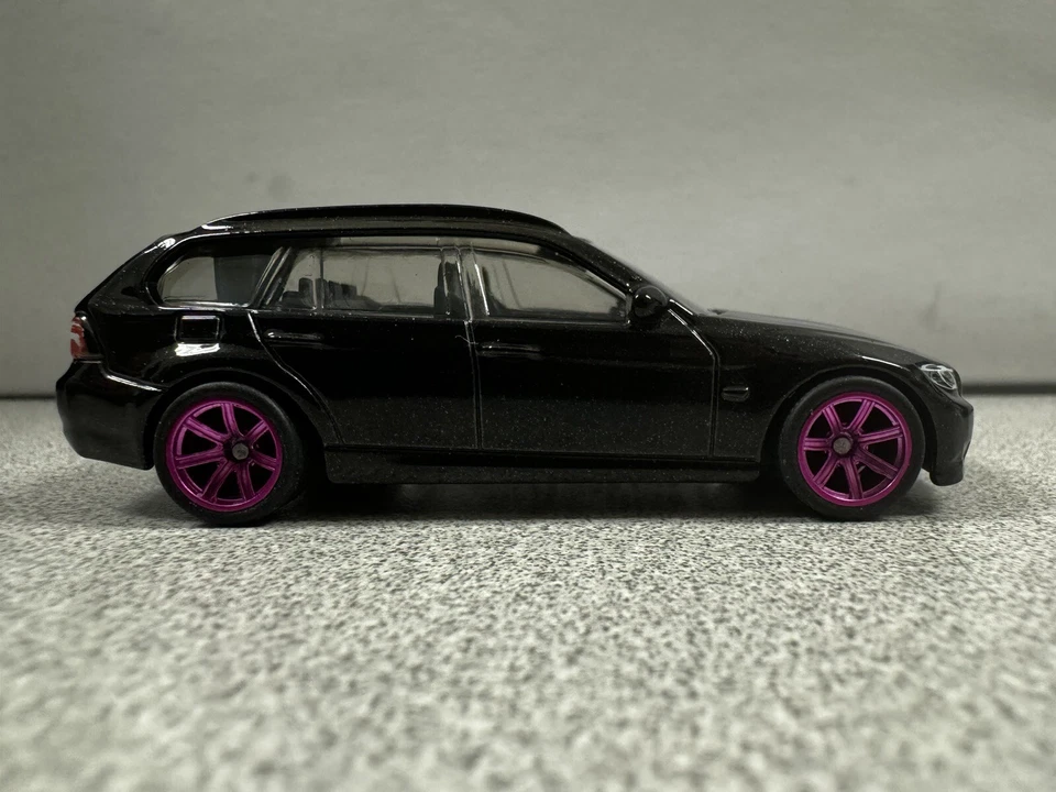 2022 matchbox 2012 bmw 3 series touring Loose Wheel Swap - Image 2 of 4