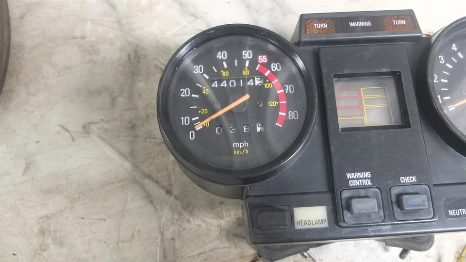 82 Yamaha XJ1100 XJ 1100 Medidores Máximos Medidores Velocímetro Velocímetro Velocímetro Velocímetro Foto 4 de 4