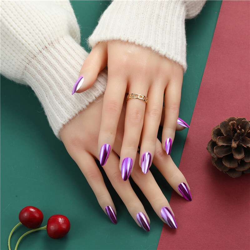 stylish chrome nails