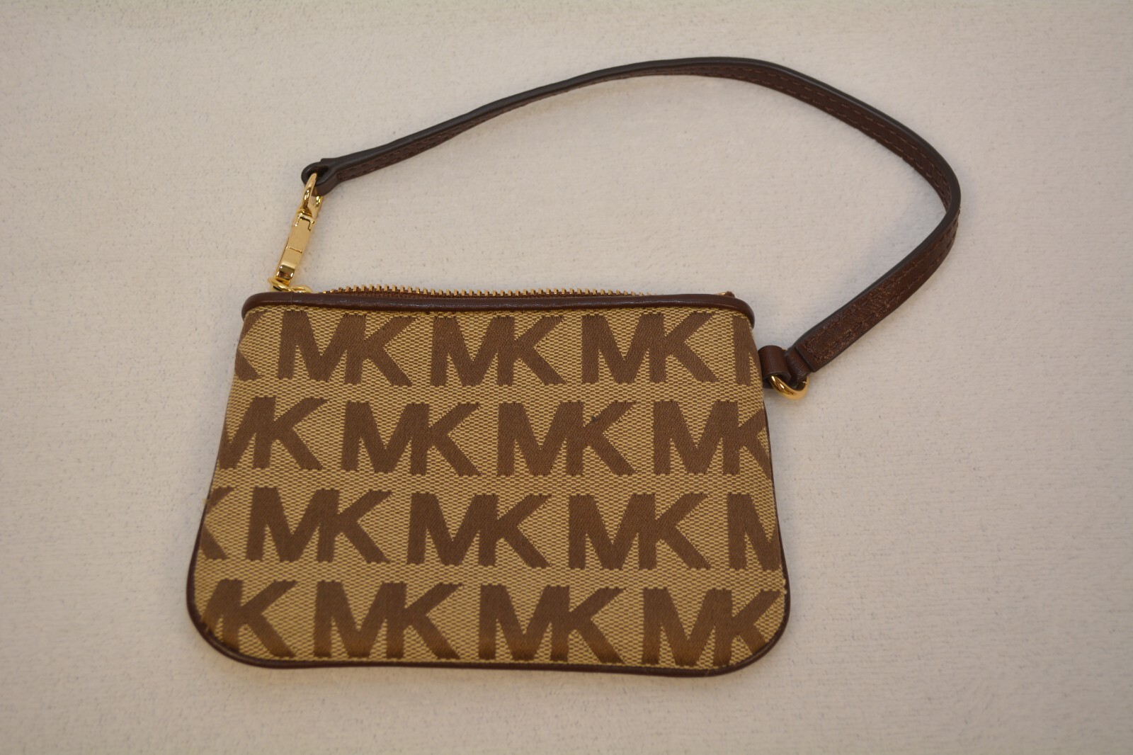 Michael Kors Fabric Logo wristlet Gem