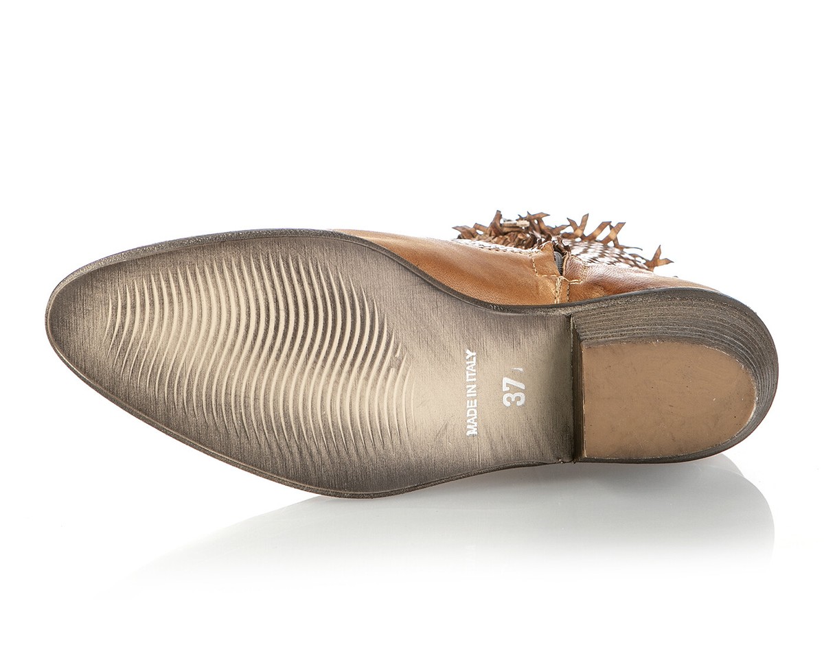 Divine Follie Beige Suede Oxfords. Made in Italy. Vintage Handmade Italian Joan & David Ecru Suede Oxfords  main image 2