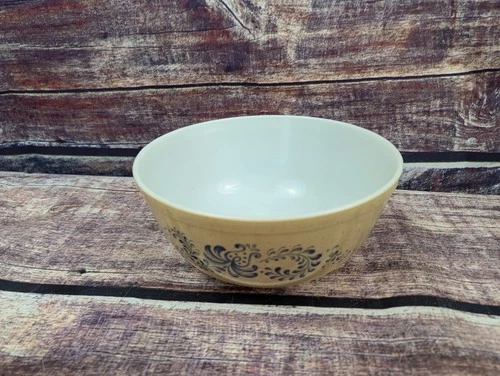 Vintage PYREX Homestead # 403 Nesting Mixing Bowl Tan Blue Speckled 2.5 Liter