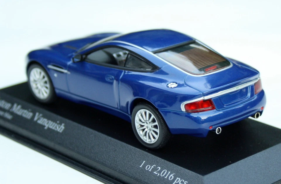 Aston Martin Vanquish V12 Bj. 2001-2004, Blu Metallico, Minichamps-Modell M.1 : - Immagine 2 di 4