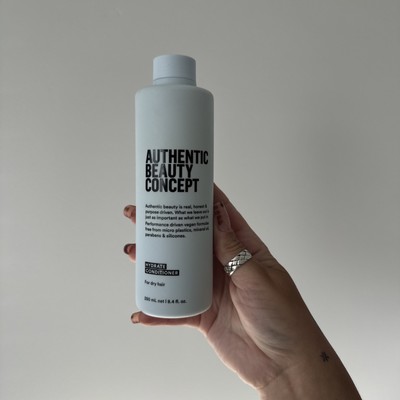 Authentic Beauty Concept Hydrate Conditioner 8.4 oz - 250 ml