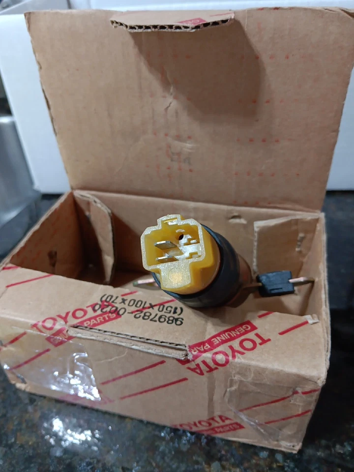 Actuador solenoide cerradura puerta trasera derecha Toyota Land Cruiser FJ62 OEM 85470-90A02 NUEVO DE STOCK Foto 3 de 3