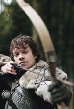 ALFIE ALLEN signed Autogramm 20x30cm GAME OF THRONES in Person autograph COA