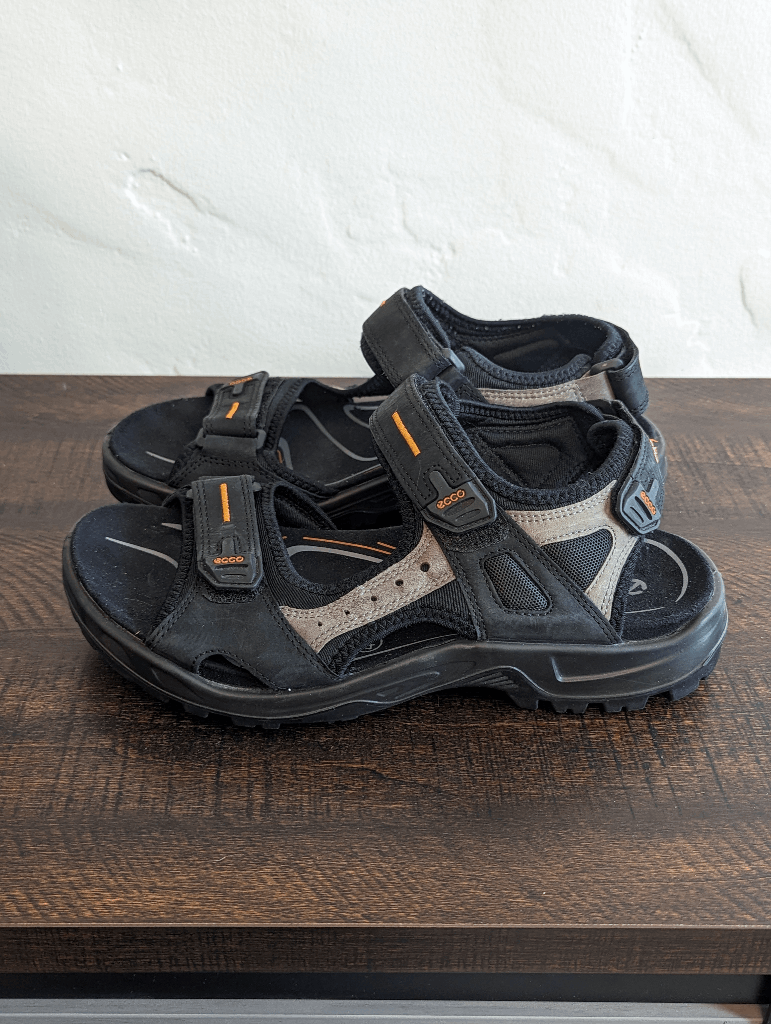 Ecco Yucatan Black and Gray Leather Sport Strappy Sandals  display picture 1