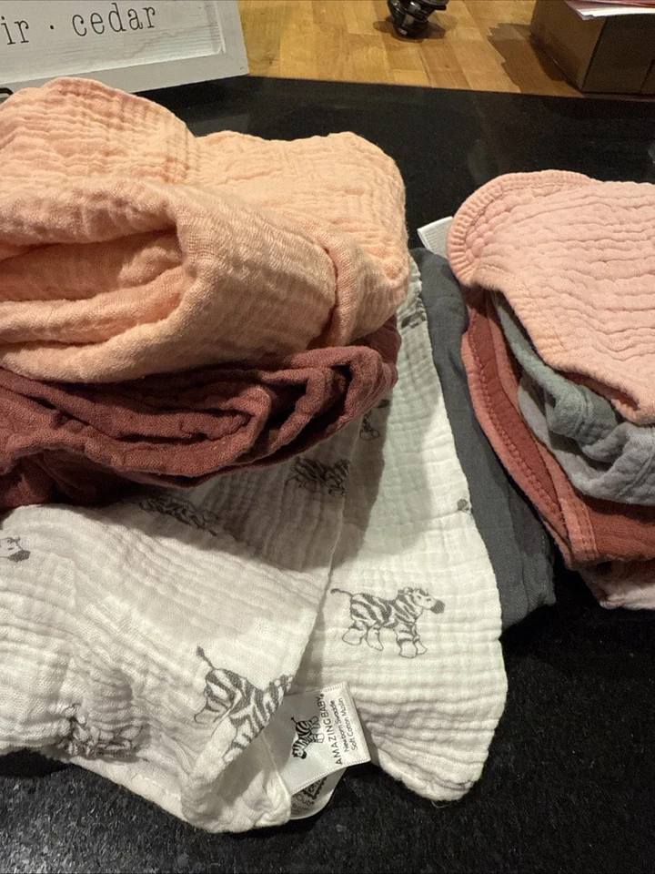 Лот детских пеленальных одеял (4) и отрыжки одежды (8) хлопок муслин детские товары - Изображение 3 из 4