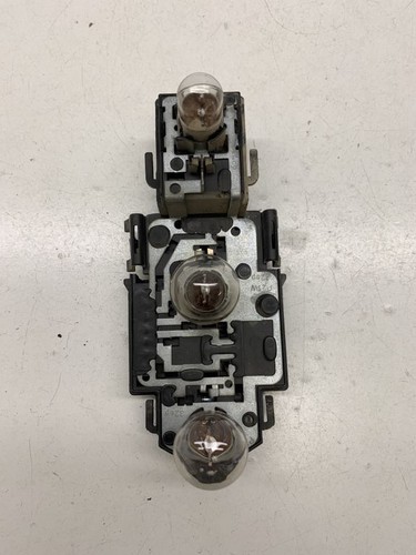 Volkswagen PASSAT B4 1995 Benzin Glühbirnenhalter Heckleuchte 3A5945257 DRA8213
