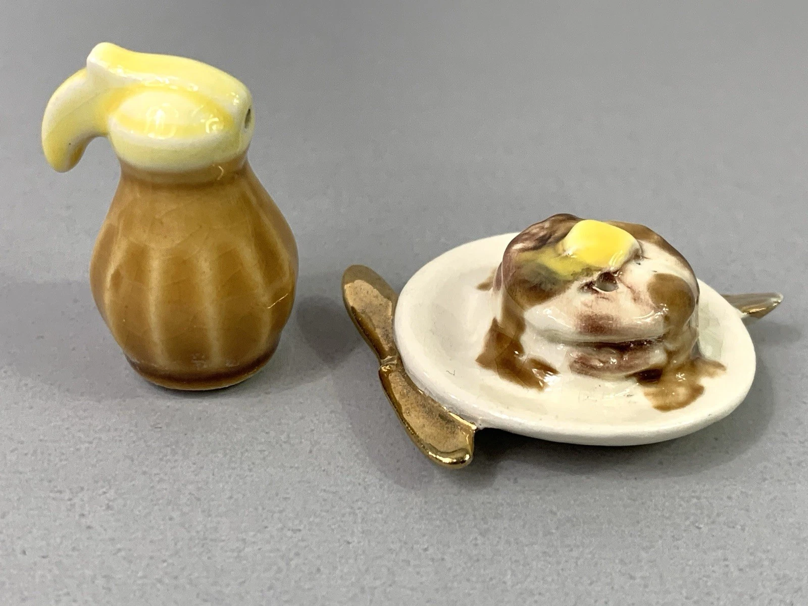 Vintage Arcadia Miniature Salt and Pepper Shakers Pancake Stack on Plate & Syrup