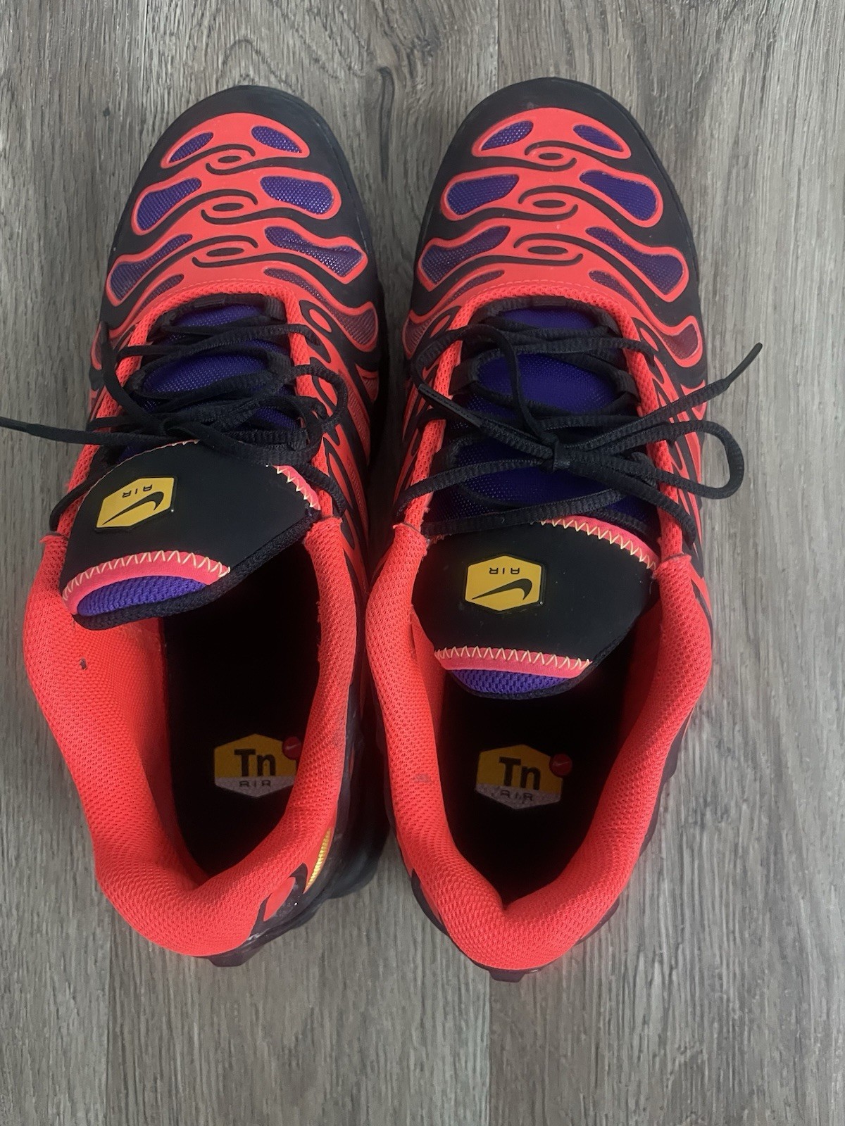 Men Size 10 Nike Air Max Plus Drift All Day Bright Crimson FD4290-003 thumbnail 4