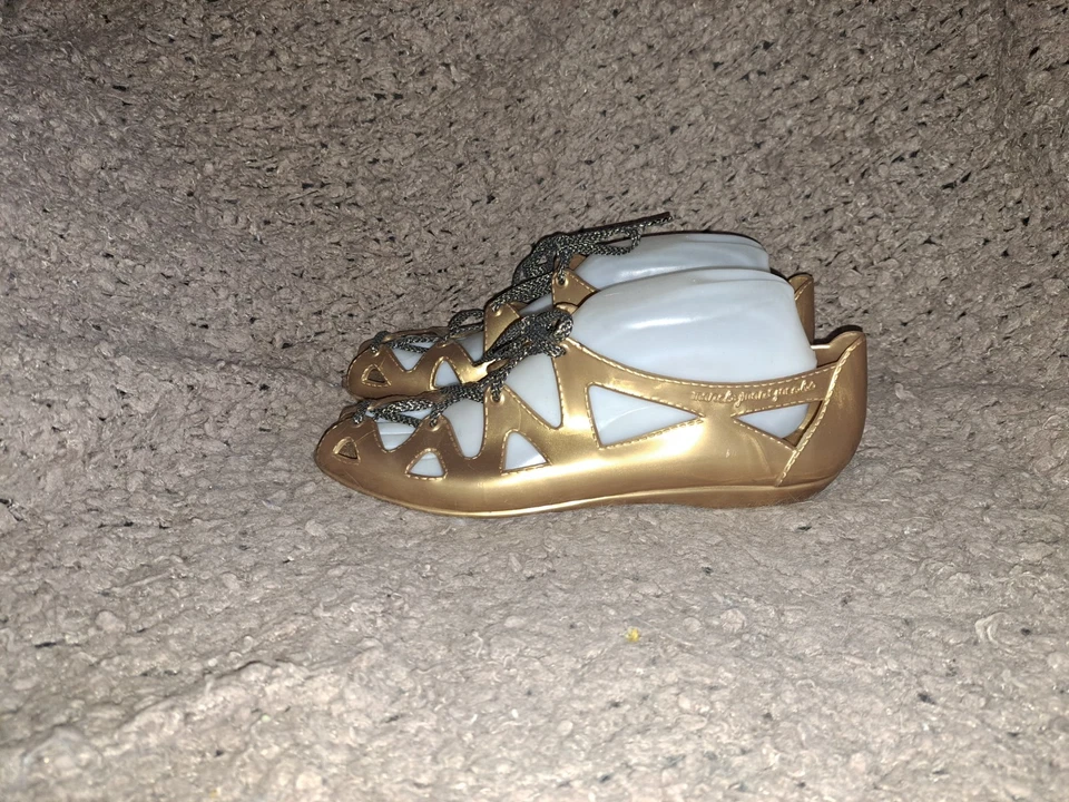 Sandalias de cuña de gelatina dorada MARC BY MARC JACOBS-años 80-con cordones-talla 40-casi como nuevas Foto 2 de 4