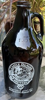 Castle Danger Brewery Beer Growler 64oz Brown Glass Bar Tavern Beer