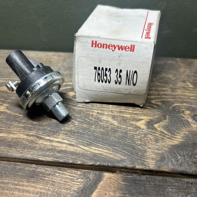 #ad SWITCH 50PSI SPST NO 1 8quot;NPT 76053 35 N O Pressure Sensor 25PSI 50PSI New $58.00