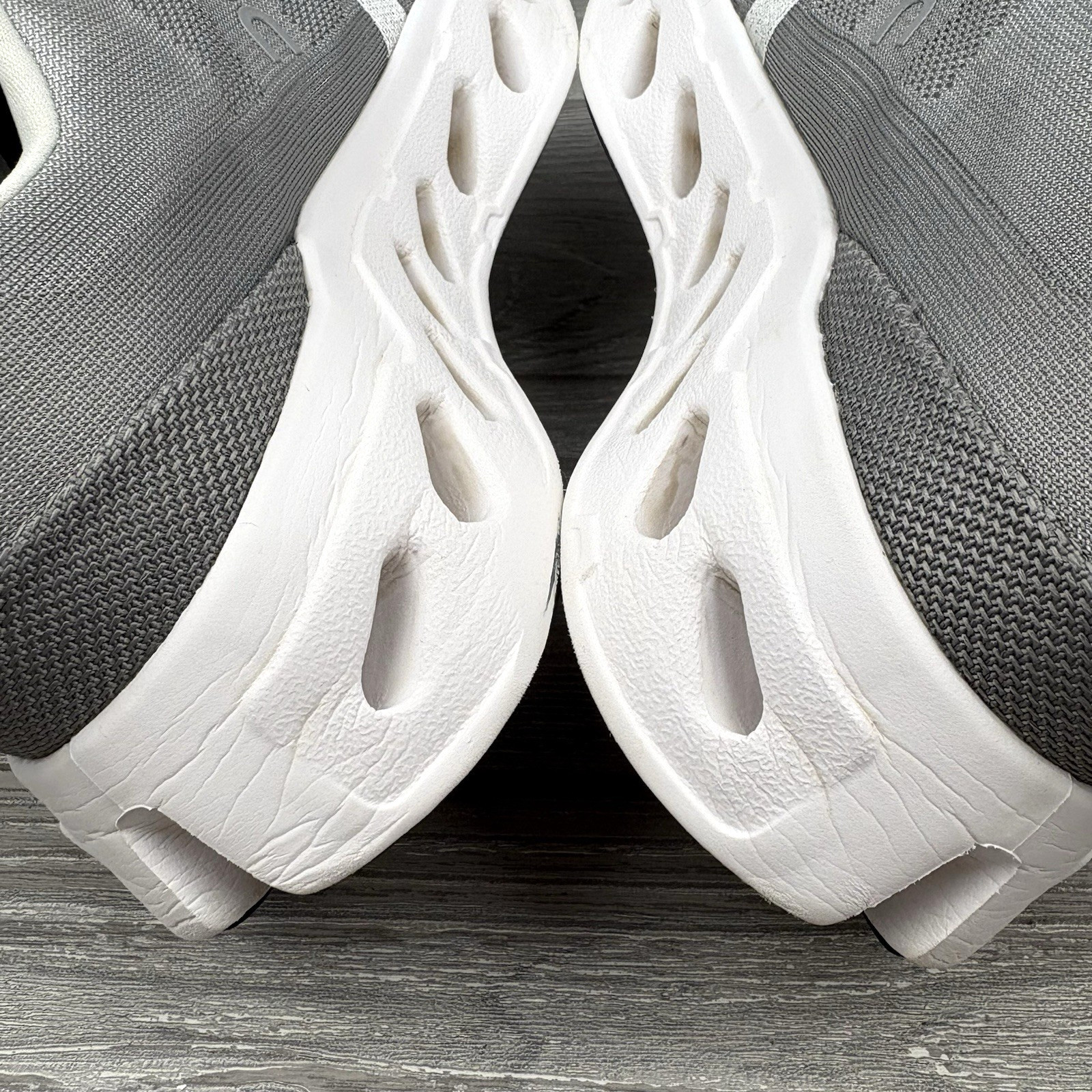 On Cloud Cloudeclipse Women's Size 8 Gray White R… - image 7