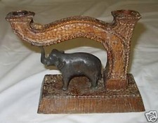 piękny rzeźbiony drewniany świecznik słoń około 1920 roku