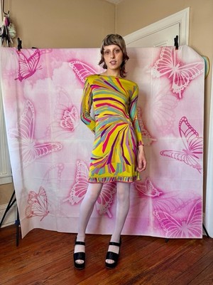 1960s Emilio Pucci Citrine Pinwheel Print Silk Jersey Shift Dress