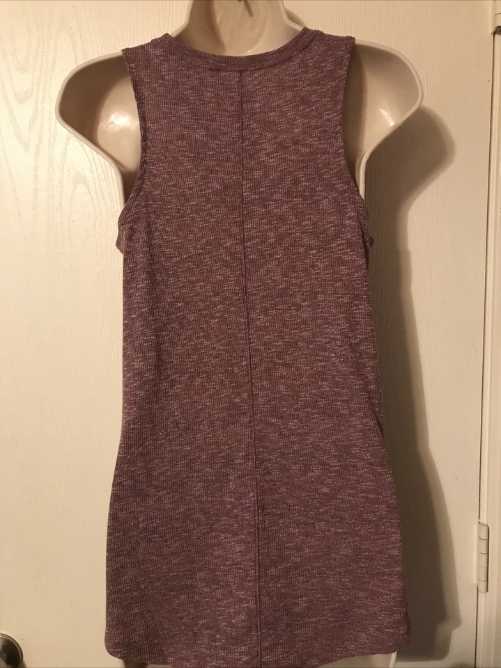 Maurices 24/7 ребристый фиолетовый без рукавов замочная скважина Майка женщин SZ S Activewear - Изображение 3 из 4