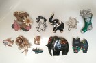 VINTAGE LOT OF 11 BROOCHES / PINS
