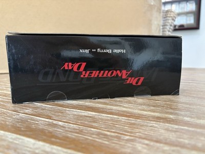 Sideshow Collectibles James Bond Die Another Day 12