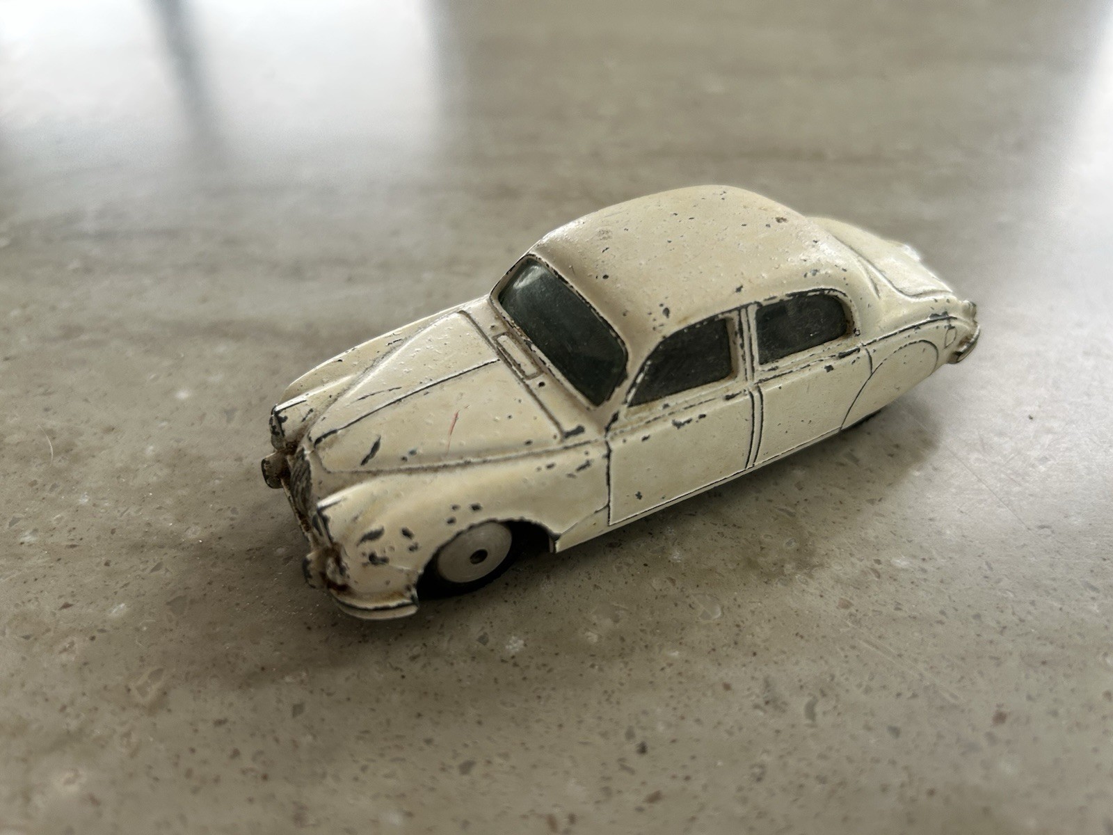 Corgi 208s, Jaguar Saloon - Free Price Guide & Review
