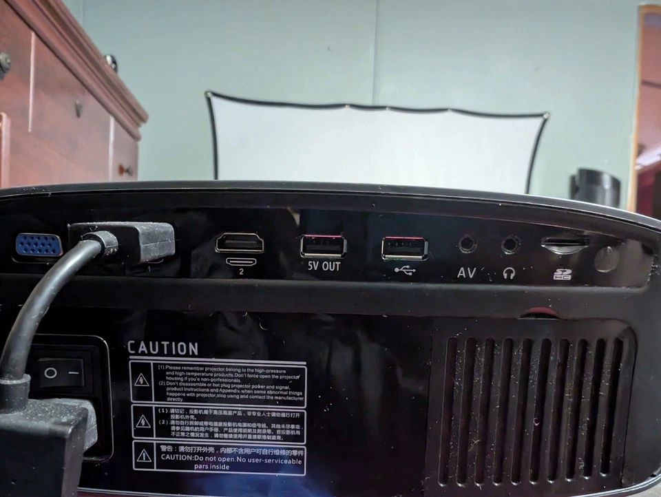 GooDee YG600 1080p Indoor/Outdoor Desktop Projector - Image 3 of 3