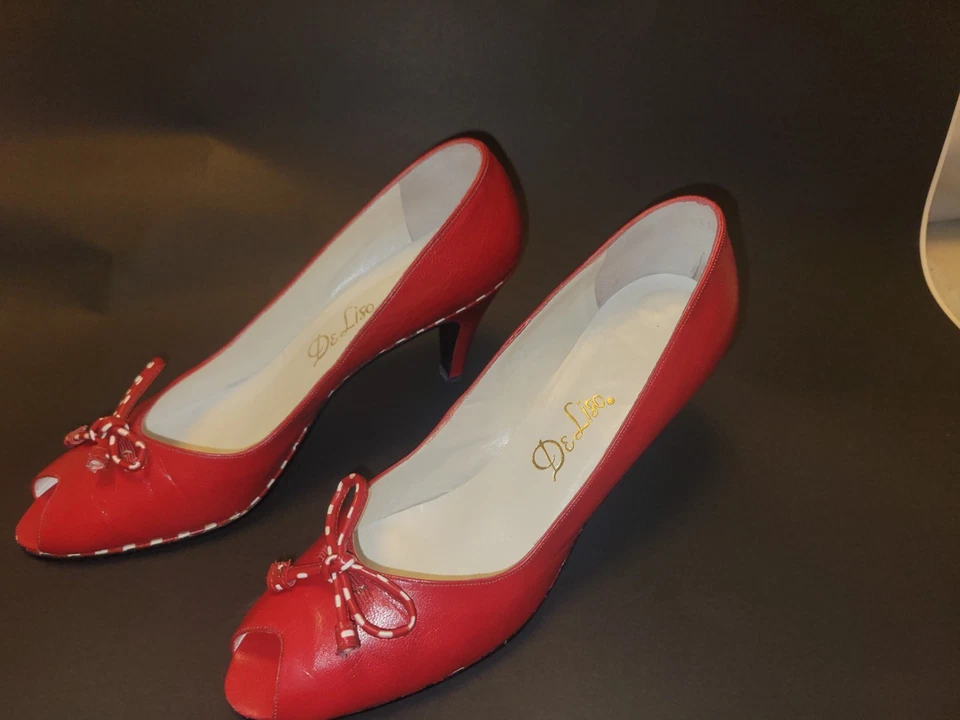 Vintage Deliso Women's Red Peep Toe Heels with Bow Accent Size 8 - Image 2 of 4