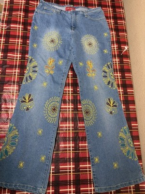 VTG Solo Jeans Flower Embroidered legs. Women s size 8