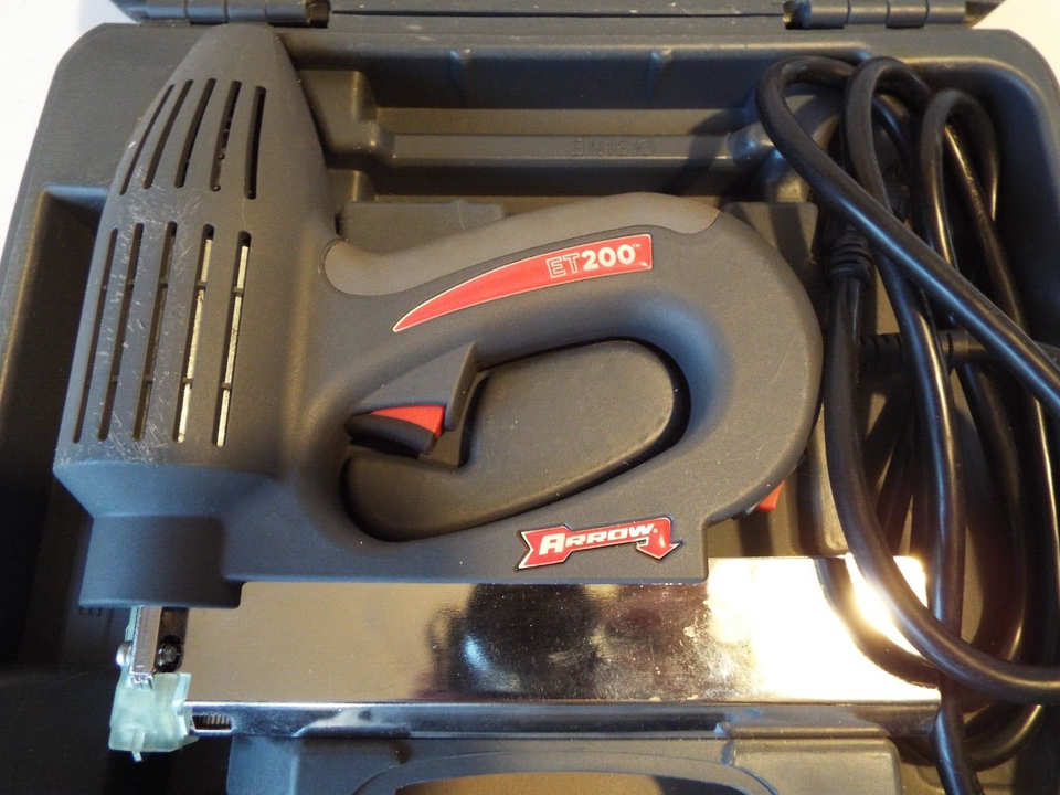 ElectroMatic Arrow ET200 Nail Master 2 Brad Nail Gun With Case Nailer