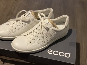 ecco ladies white trainers