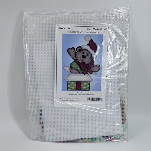 Mary Maxim SURPRISE BEAR Wall Hanging Plastic Canvas Kit 21347 NEW
