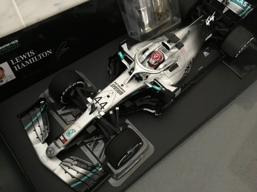 1/18 Hamilton World Champion 2019 USA GP Winner Mercedes AMG W10 Minichamps - Picture 4 of 13