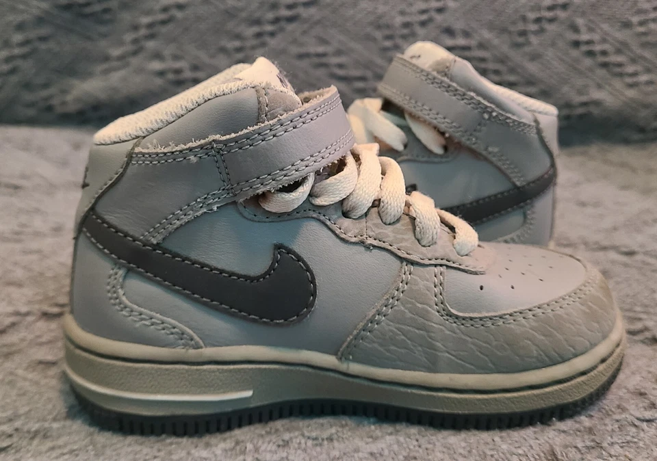 Zapatos de colección Nike Air Force Baby 1 gris medio para niños pequeños estampado de elefantes 2009 talla 7C Foto 4 de 4
