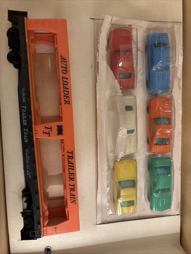 HO Tyco trailer train auto loader in original box with 6 Cars - Picture 8 of 9