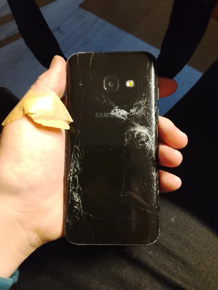 Samsung Galaxy A3 (2017) · 64GB, Foto 3 von 4