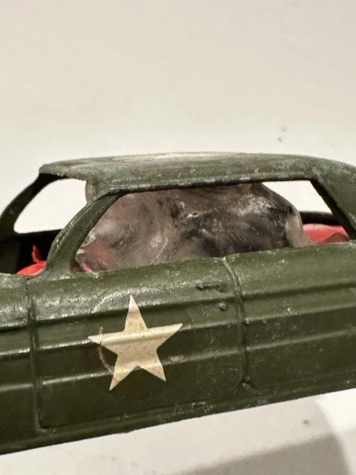 CORGI 358 OLDSMOBILE SUPER 88  STAFF CAR 671 Melted Compartment - Image 3 of 4